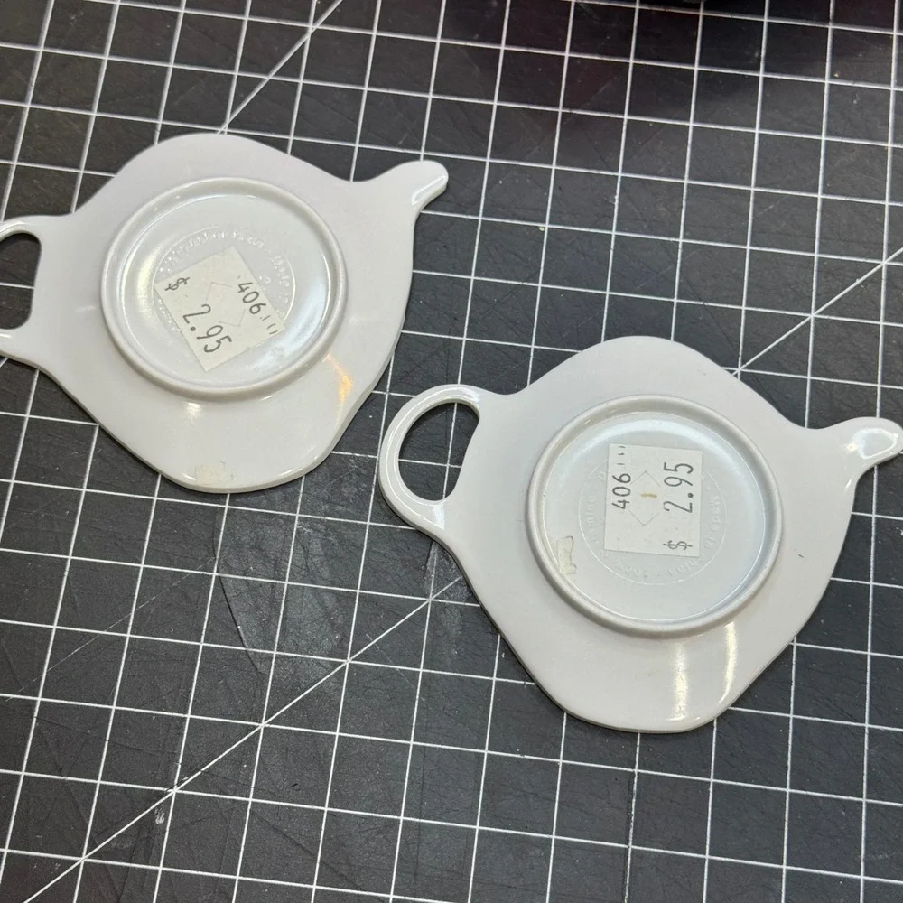 Ashdene Chris Chun Bird Melamine Tea Bag‎ Tidy Set of 2 Teapot Shaped Rests 2012